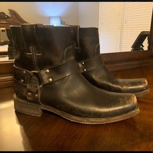 Frye Distressed Blk Harness Motorcycle Ankle Boot